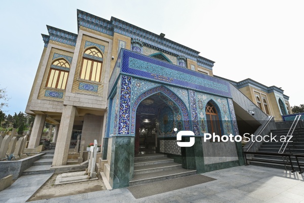 Şüvəlan qəsəbəsində yerləşən "Mir Mövsüm Ağa" ziyarətgah kompleksi