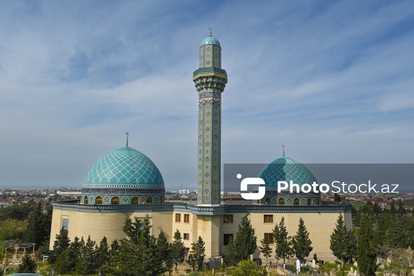 Şüvəlan qəsəbəsində yerləşən "Mir Mövsüm Ağa" ziyarətgah kompleksi