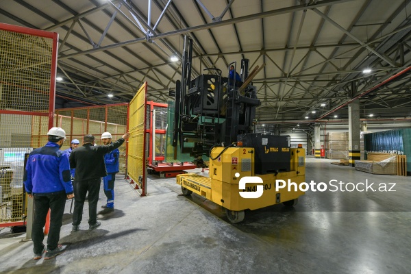Azərbaycanda vərəqə şüşə istehsal edən ilk zavod
