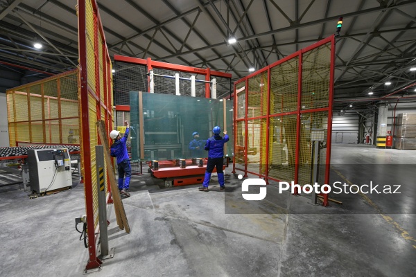 Azərbaycanda vərəqə şüşə istehsal edən ilk zavod