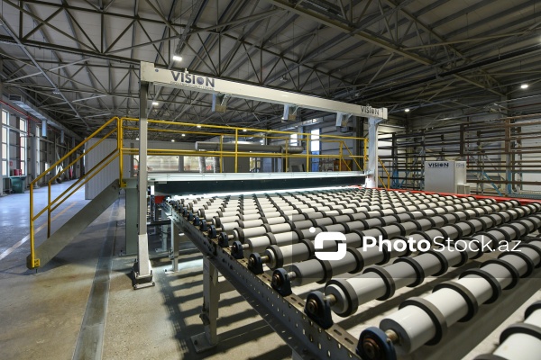 Azərbaycanda vərəqə şüşə istehsal edən ilk zavod