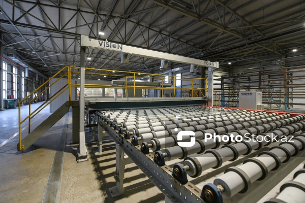 Azərbaycanda vərəqə şüşə istehsal edən ilk zavod