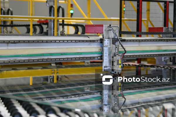 Azərbaycanda vərəqə şüşə istehsal edən ilk zavod