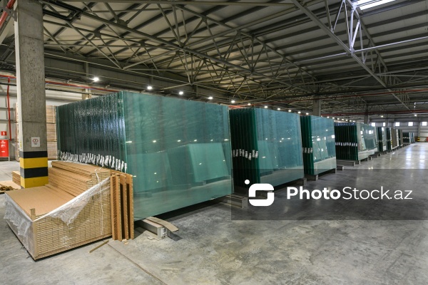 Azərbaycanda vərəqə şüşə istehsal edən ilk zavod