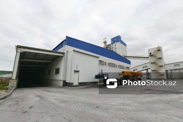 “Azerfloat” şüşə istehsalı zavodunun binası