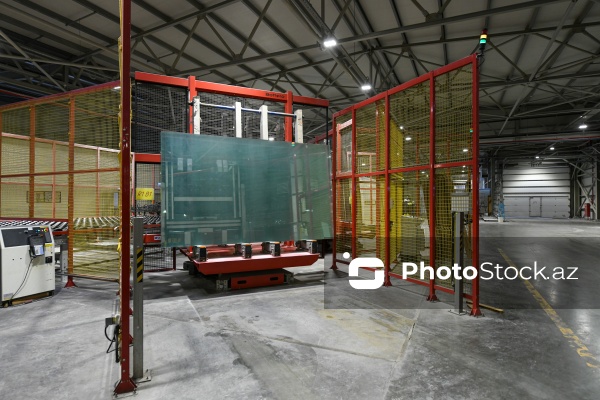 Azərbaycanda vərəqə şüşə istehsal edən ilk zavod