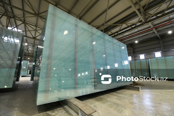 Azərbaycanda vərəqə şüşə istehsal edən ilk zavod