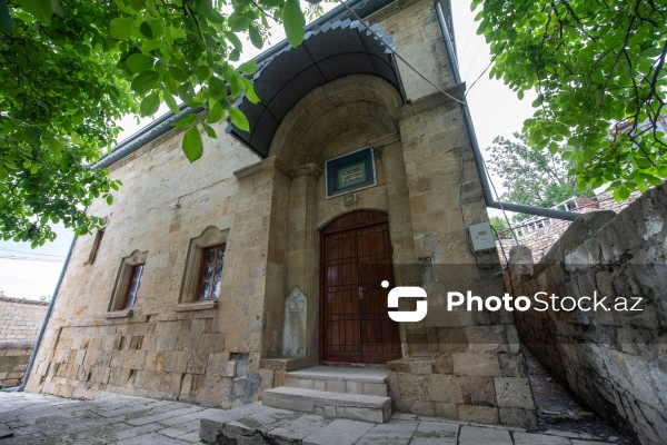 Sündü kəndində yerləşən qədim məscid