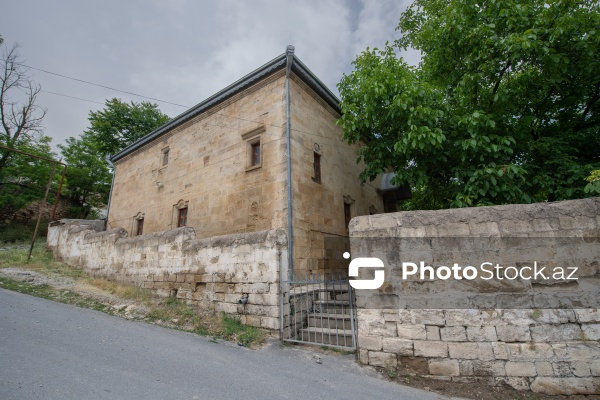 Sündü kəndində yerləşən qədim məscid