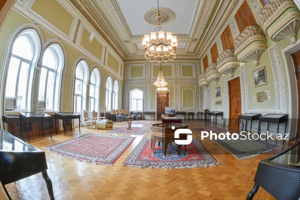 Bir zamanlar Tağıyevin Qızlar məktəbinin yerləşdiyi Əlyazmalar İnstitutu