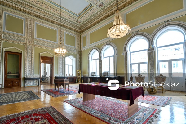 Bir zamanlar Tağıyevin Qızlar məktəbinin yerləşdiyi Əlyazmalar İnstitutu