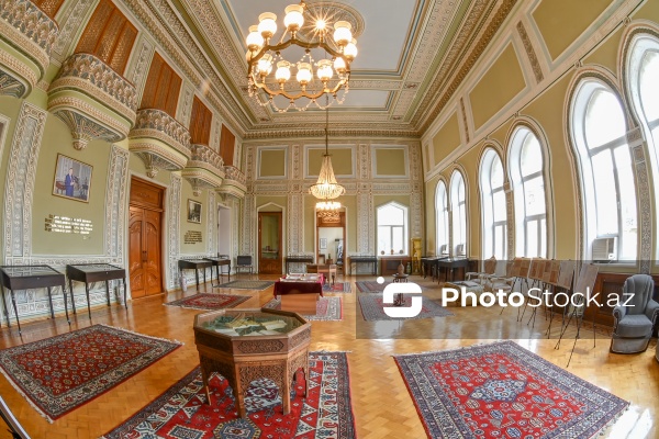 Bir zamanlar Tağıyevin Qızlar məktəbinin yerləşdiyi Əlyazmalar İnstitutu