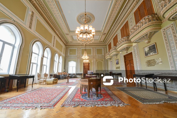 Bir zamanlar Tağıyevin Qızlar məktəbinin yerləşdiyi Əlyazmalar İnstitutu