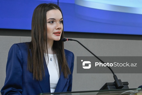 Sara Əliyeva - “Tam orta təhsil səviyyəsində xarici dil fənləri üzrə qiymətləndirmə: yeni yanaşmalar və perspektivlər” mövzusunda tədbirdə