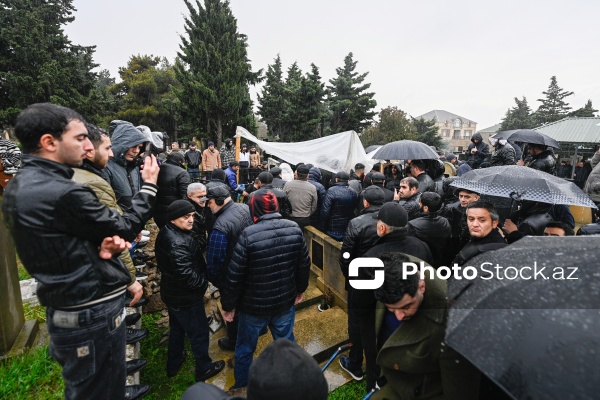 Tanınmış meyxanaçı Xəyyam Əhmədlinin dəfn mərasimi