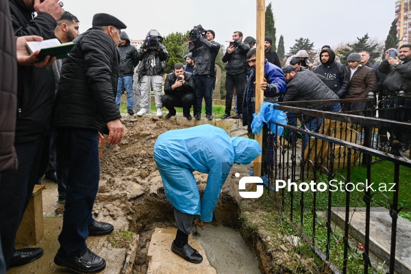 Tanınmış meyxanaçı Xəyyam Əhmədlinin dəfn mərasimi