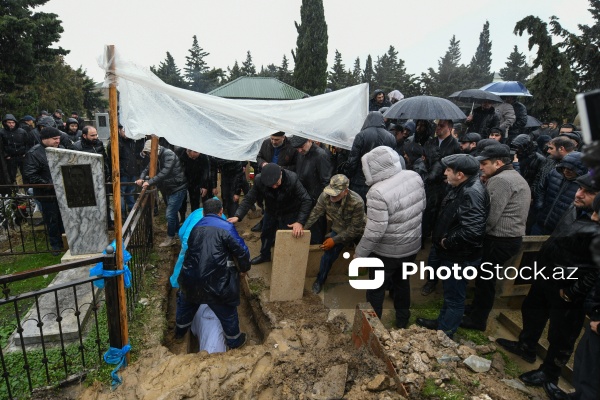 Tanınmış meyxanaçı Xəyyam Əhmədlinin dəfn mərasimi