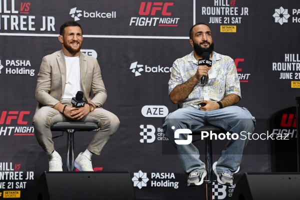 Tanınmış MMA idmançıları Merab Dvalışvilii və Belal Məhəmmədin azarkeşlərlə görüşü