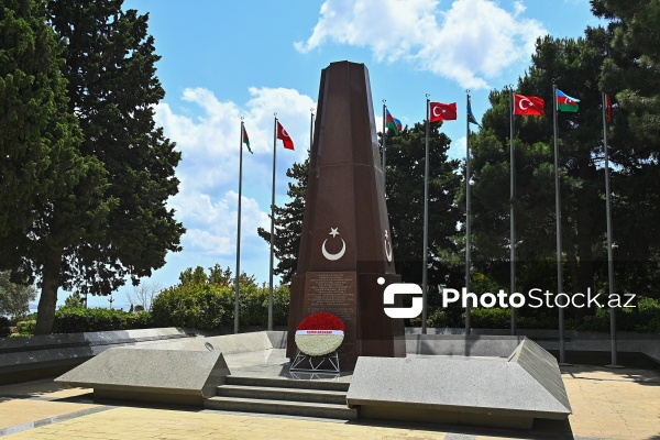TBMM sədri Numan Kurtulmuşun "Türk şəhidliyi" abidəsini ziyarəti