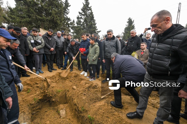 Təyyarə qəzasında həlak olan 13 yaşlı Məhəmmədəli Eqanovun dəfn mərasimi