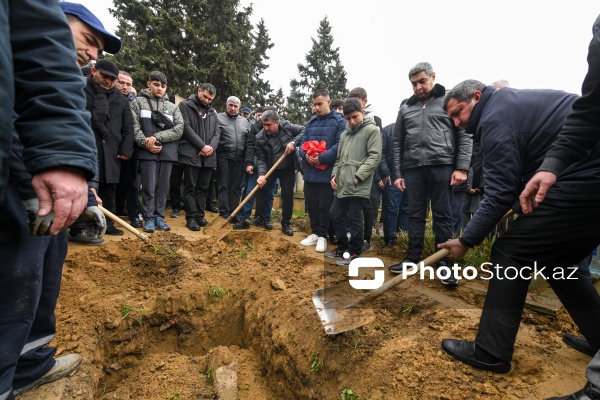 Təyyarə qəzasında həlak olan 13 yaşlı Məhəmmədəli Eqanovun dəfn mərasimi