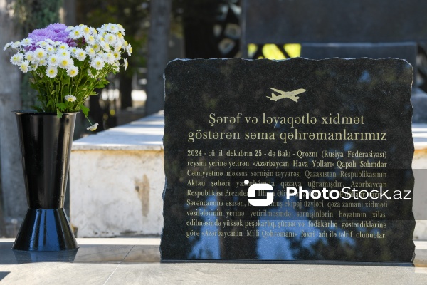 Təyyarə qəzasında həlak olan ekipaj üzvlərinin büstü qoyuldu