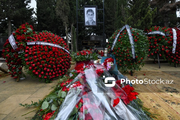 Təyyarə qəzasında həlak olan ekipaj üzvlərinin dəfn mərasimi