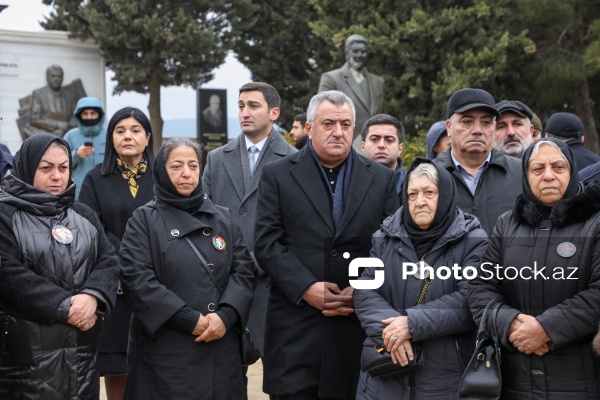 Təyyarə qəzasında həlak olan ekipaj üzvlərinin dəfn mərasimi