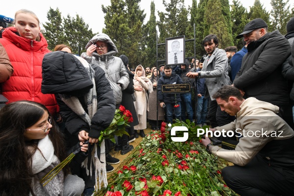 Təyyarə qəzasında həlak olan ekipaj üzvlərinin dəfn mərasimi