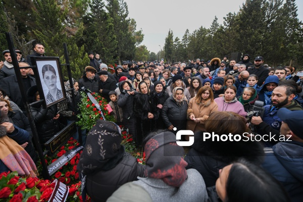 Təyyarə qəzasında həlak olan ekipaj üzvlərinin dəfn mərasimi