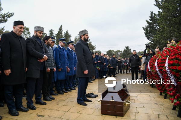 Təyyarə qəzasında həlak olan ekipaj üzvlərinin dəfn mərasimi