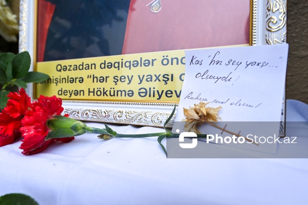 Təyyarə qəzasında həlak olan Hökümə Əliyevanın evinin önü