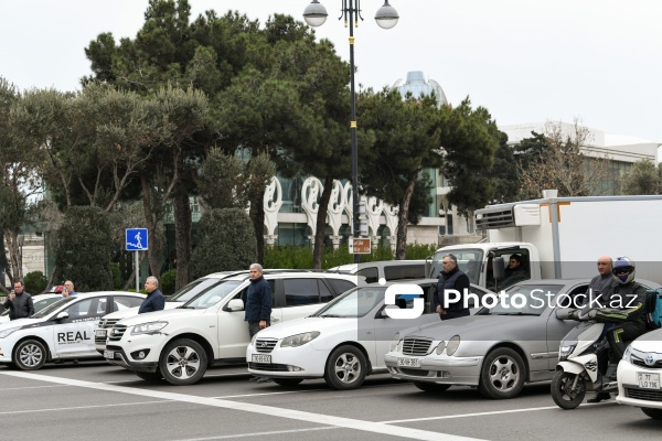 Təyyarə qəzasında həyatını itirənlərin xatirəsi bir dəqiqəlik sükutla yad edilib