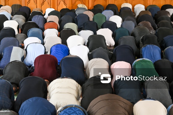 Təzəpir məscidində qılınan Ramazan ayının bayram namazı