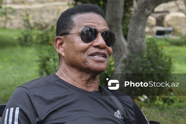 The Jacksons musiqi qrupunun üzvlərinin Bakı gəzintisi