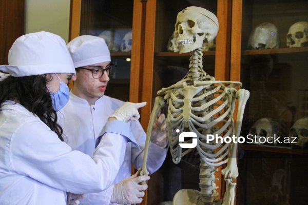 Bir əsrə yaxın yaşı olan Azərbaycan Tibb Universiteti