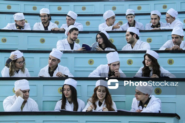 Bir əsrə yaxın yaşı olan Azərbaycan Tibb Universiteti