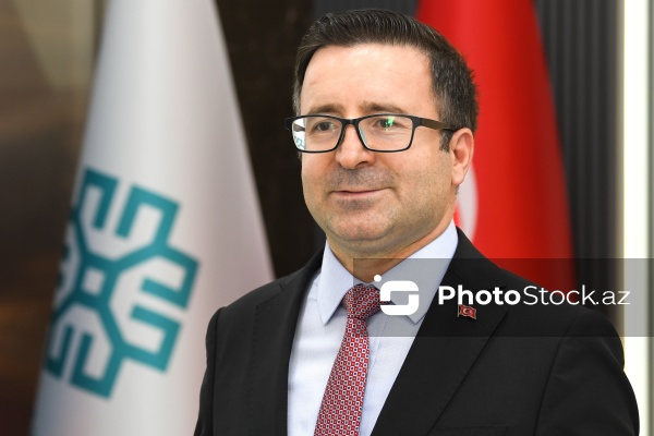 Türkiyə Maarif Vəqfinin idarə heyətinin üzvü Mehmet Özkanın mətbuat nümayəndələri ilə görüşü