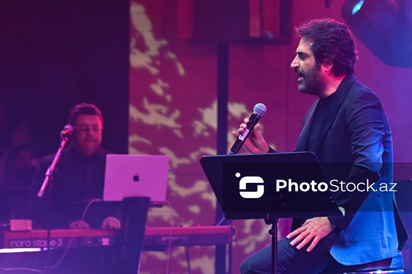 Türkiyəli müğənni Mahsun Kırmızıgülün Bakı Konqres Mərkəzindəki konserti