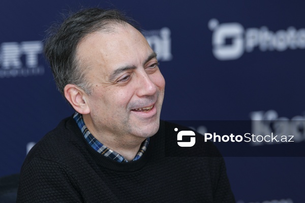 Türkiyənin Qalatasaray Universitetinin professoru Tolqa Bilener