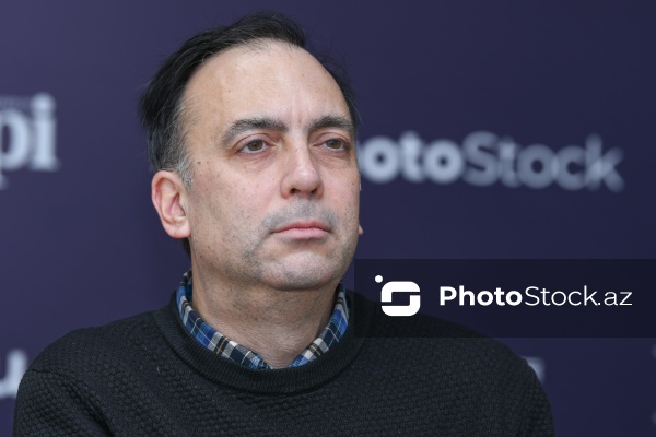 Türkiyənin Qalatasaray Universitetinin professoru Tolqa Bilener