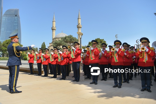 Türkiyənin Zəfər bayramı münasibətilə Bakıdakı "Türk Şəhidliyi" abidəsi ziyarət olunub