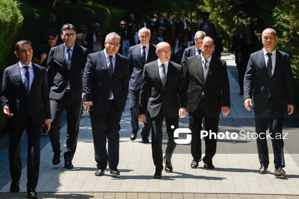 Ümummilli Lider Heydər Əliyevin xatirəsi anılır