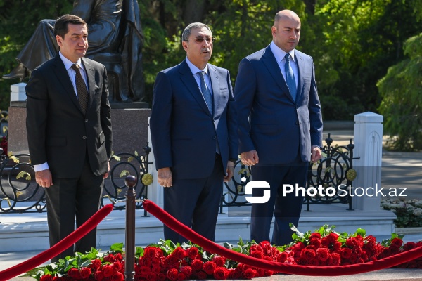 Ümummilli Lider Heydər Əliyevin xatirəsi anılır