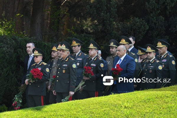 Ümummilli Lider Heydər Əliyevin xatirəsi anılır