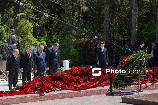 Ümummilli Lider Heydər Əliyevin xatirəsi anılır