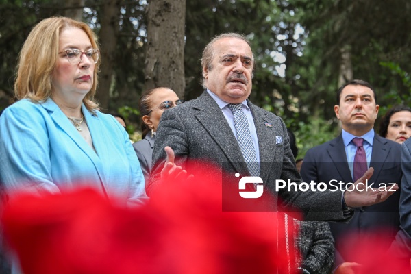 Fəxri Xiyabanda Üzeyir Hacıbəylinin 140 illiyinə həsr olunmuş anım mərasimi