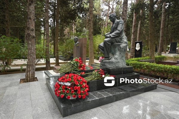 Fəxri Xiyabanda Üzeyir Hacıbəylinin 140 illiyinə həsr olunmuş anım mərasimi