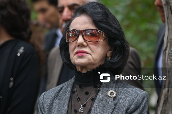 Fəxri Xiyabanda Üzeyir Hacıbəylinin 140 illiyinə həsr olunmuş anım mərasimi