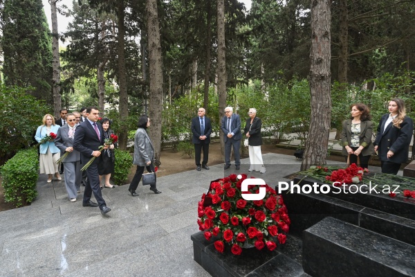 Fəxri Xiyabanda Üzeyir Hacıbəylinin 140 illiyinə həsr olunmuş anım mərasimi